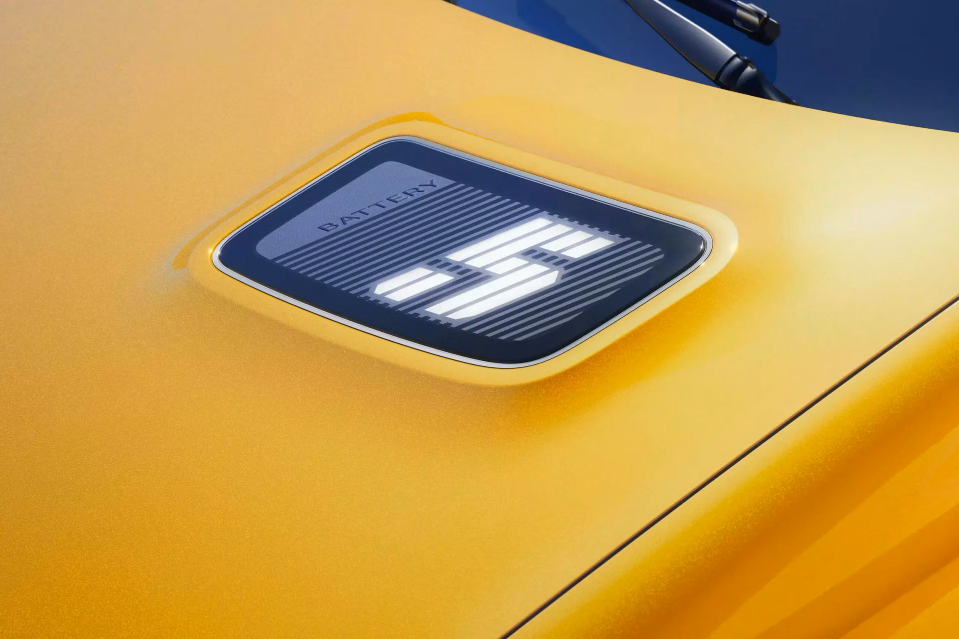 número 5 no capô do Renault 5