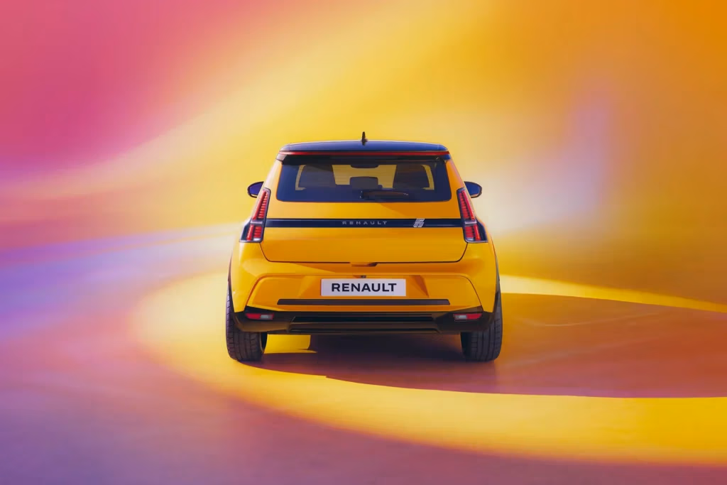 vista traseira da viatura Renault 5